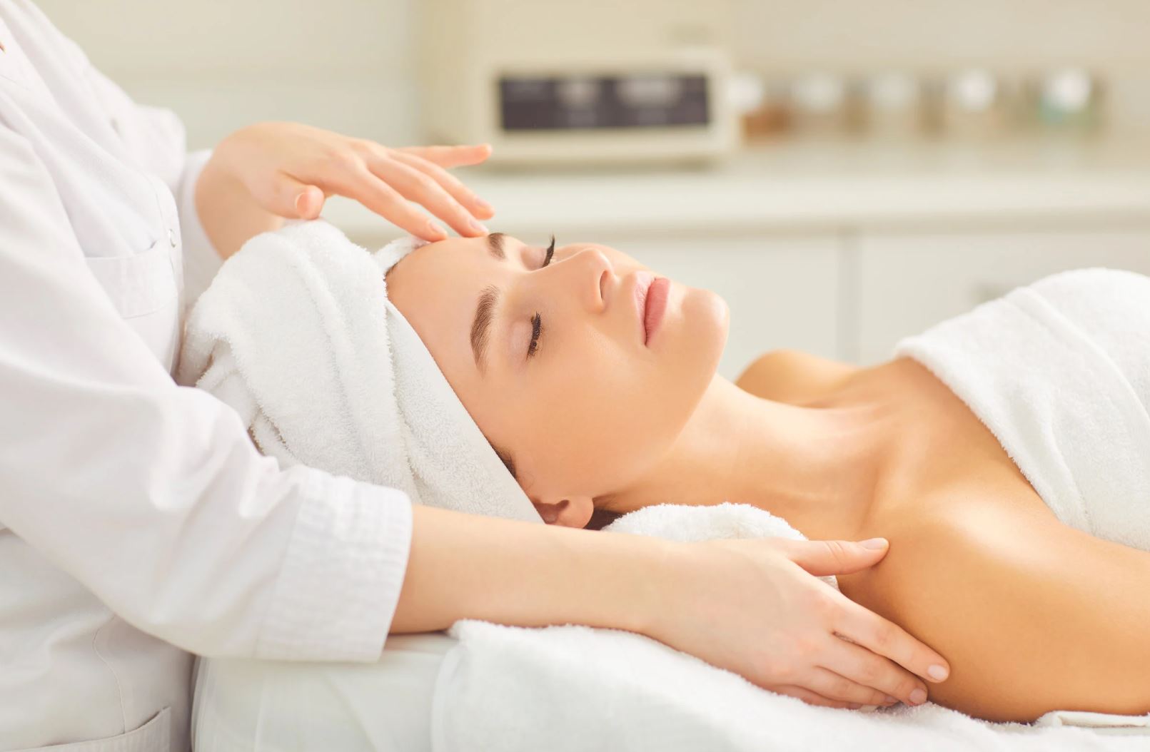 Read more about the article What Are the Side Effects of DiamondGlow Treatment?